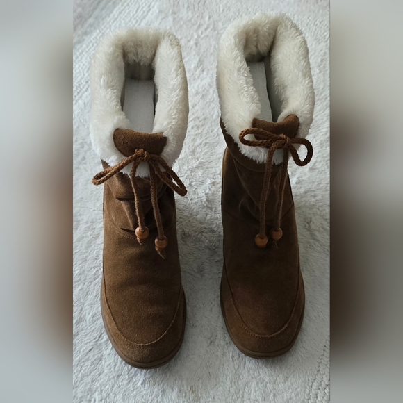 Sketchers Women's Hidden Wedge Adds on Height Boots Suede, Chestnut Size 7.5 - Picture 2 of 6